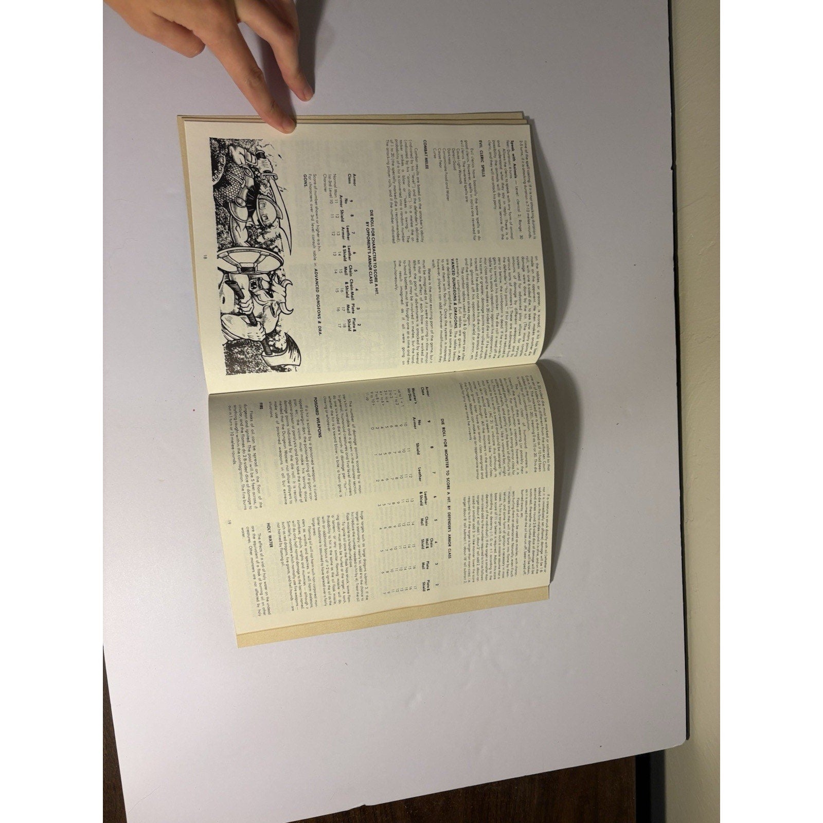 TSR Dungeons & Dragons Basic Set 1001 Box + Doomkeep + 4 DM Screens - Humphrey's Book Den